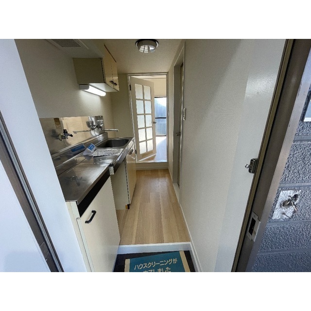 デイジー101号室 玄関