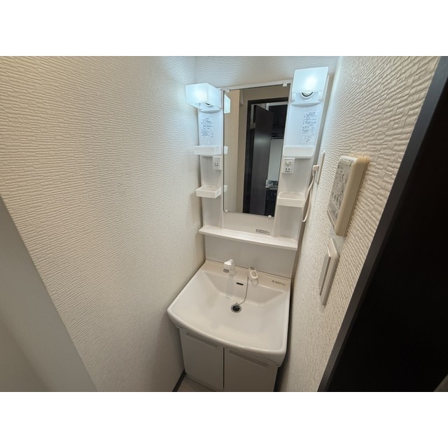 セゾン・ドゥ・ブランシェ千葉中央401号室 内観