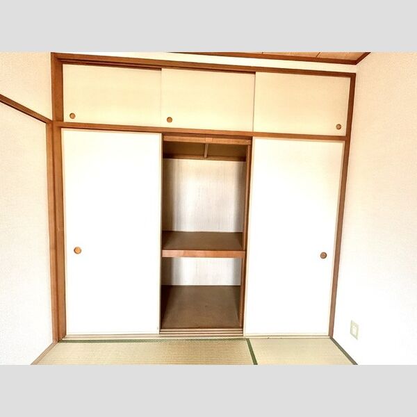 ソレイユ華 物入