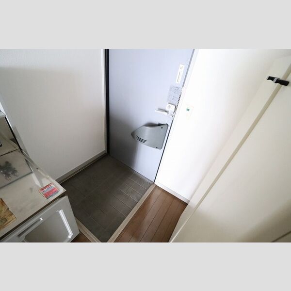 メゾン・エスポワール 玄関