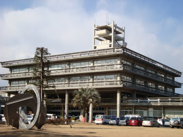 ティアラ・ビバ 平塚市役所まで550ｍ