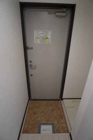 ベイルーム釜利谷204号室 玄関