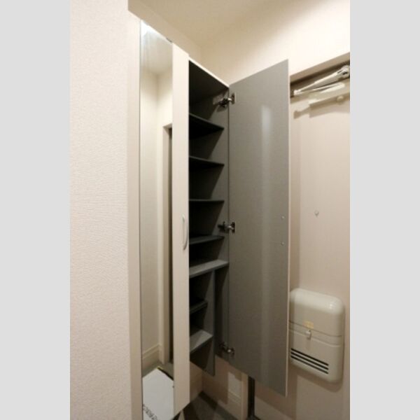 ラ・フルール　A202号室 シューズボックス