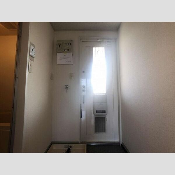 オイカワハイツ107号室 玄関