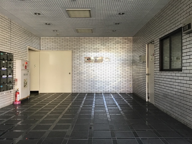 グランデール緑園4階 ロビー