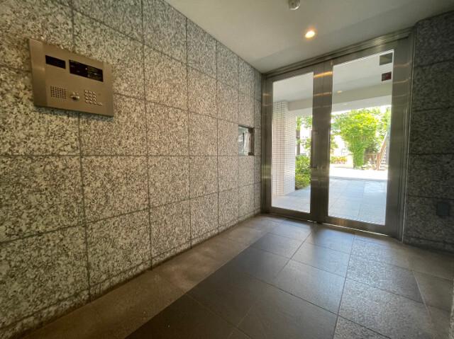 ラフィスタ池袋 エントランス