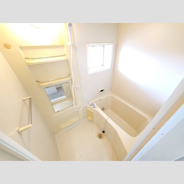 ハッピープラザ　壱番館 窓付きの明るい浴室(追焚可)