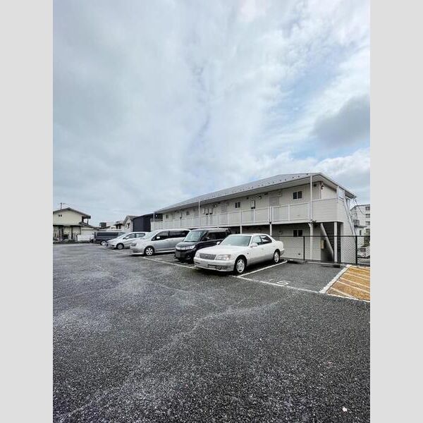 クリスタルパレス203号室 駐車場