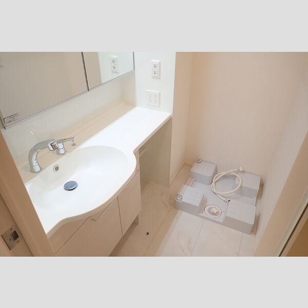 ソフィアⅢ読売ランド105号室 洗髪洗面化粧台