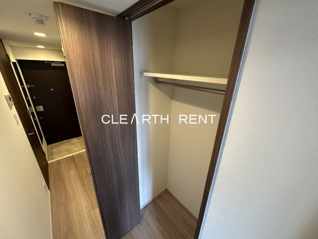 コンシェリア横濱山手 ＴＨＥ ＲＥＳＩＤＥＮＣＥ ハンガーパイプ付き収納クローゼット