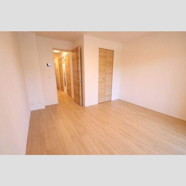 レーヴ・シェソワ107号室 洋室