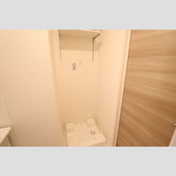 セレスティア高松203号室 洗濯機置き場