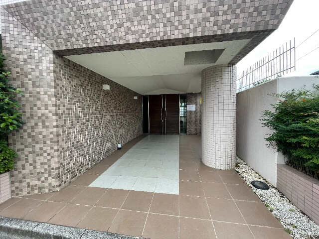 Khome3階 エントランス