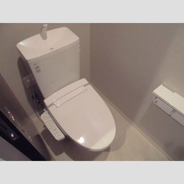 ポラリス菊川605号室 温水洗浄暖房便座