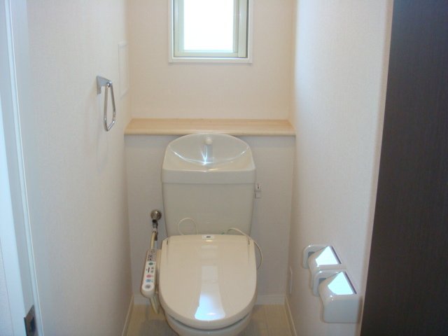 シエロ　パティオ203号室 シャワー付トイレ