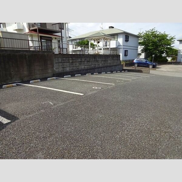 プライム長浦 駐車場