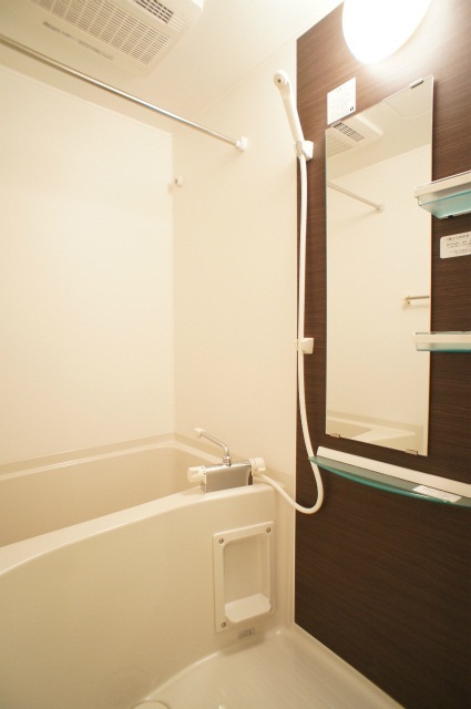 リブリ・鵠沼海岸1階 お風呂