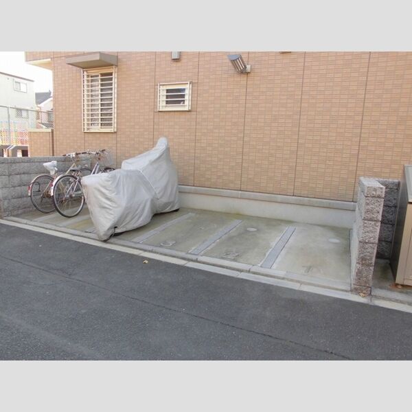 パークヒルズ201号室 バイク駐車スペース