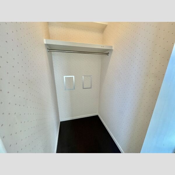 コーラルリーフ303号室 ウォークインクローゼット