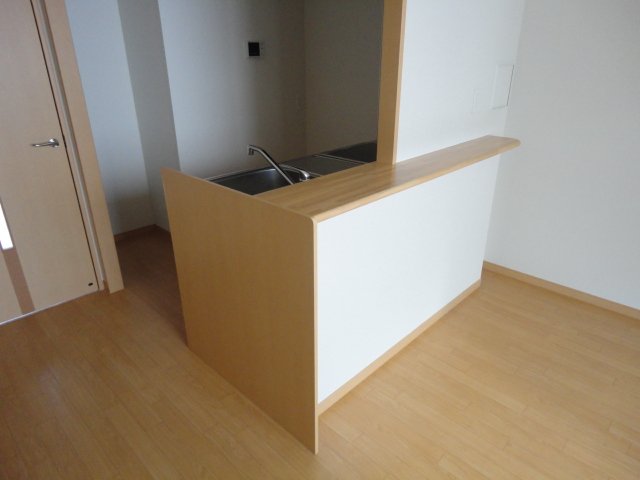 サンライズ戸田103号室 カウンターキッチン