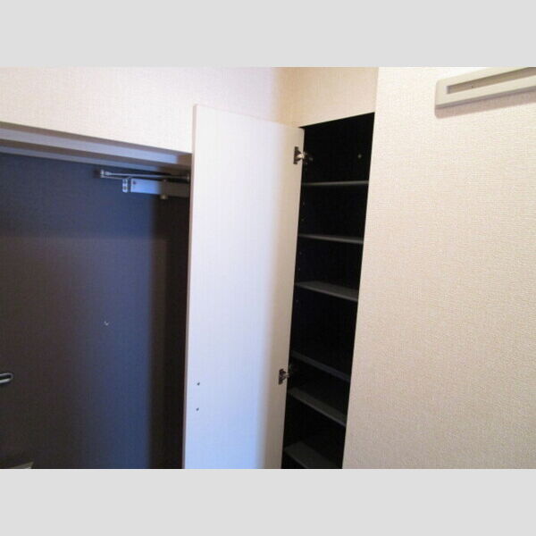 エスペランサ302号室 トールシューズボックス