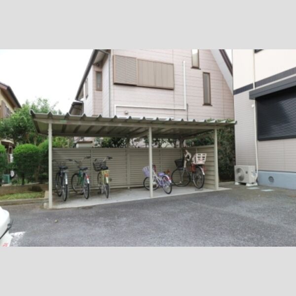 グリーンヒルズ中峠台　E 駐輪場