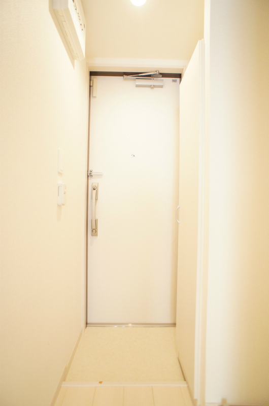 リブリ・ラポルト 二俣川 玄関