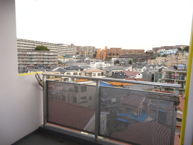 ラ・クラッセ西寺尾0207号室 バルコニー