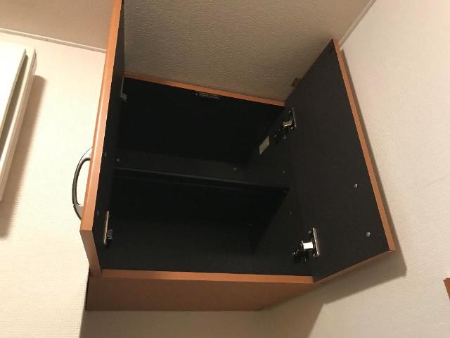 リバパレス高井戸 下足箱（上部）