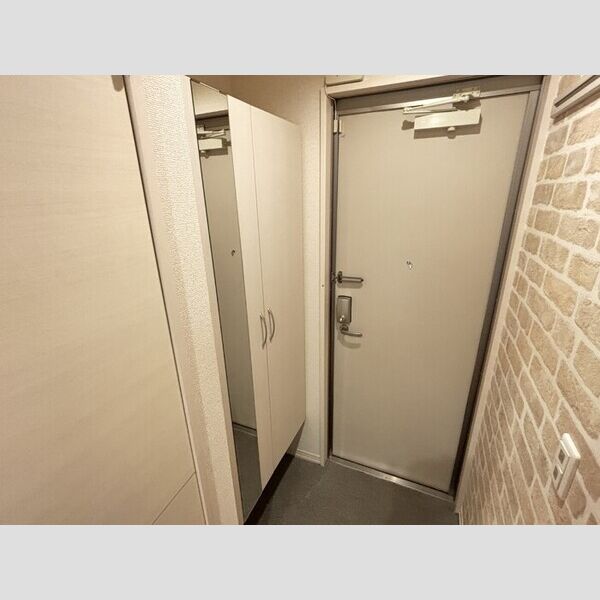 アピーズ302号室 玄関