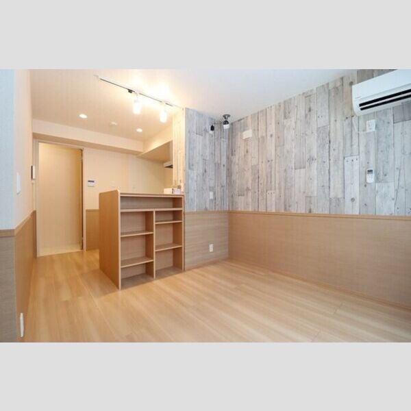 ラ・ベルデュール リビング　8.2帖