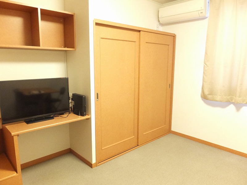 レオパレスセレッソ201号室 リビング