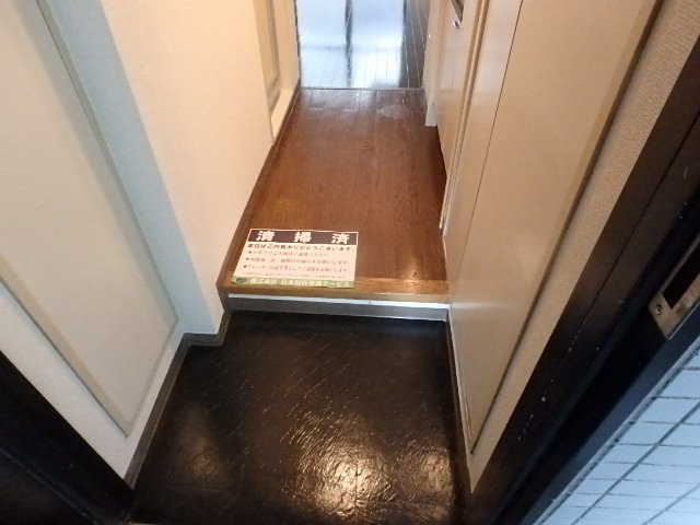 ミリオンコート駒込 玄関