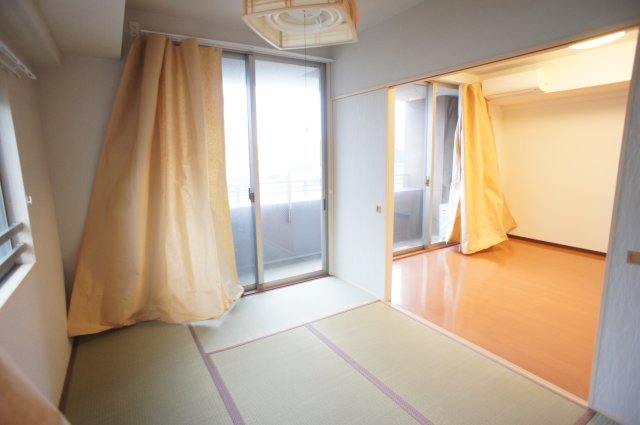 ＫＡＮＥＮＡＲＩ和光0305号室 畳の上でゆっくりとくつろげる和室です