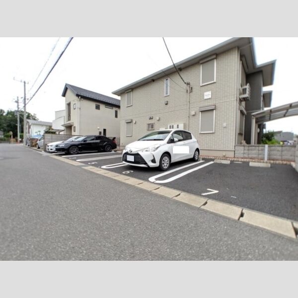 ボンヌ・シャンス 駐車場