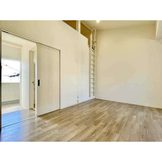 モナ・ローベル203号室 ☆LDK9.5帖