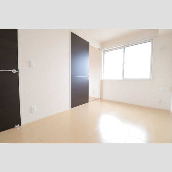 サッビア201号室 洋室