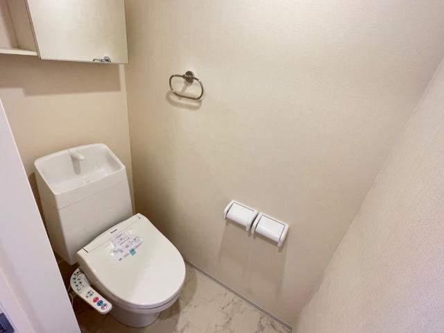 フェリーチェ101号室 シャワー付トイレ