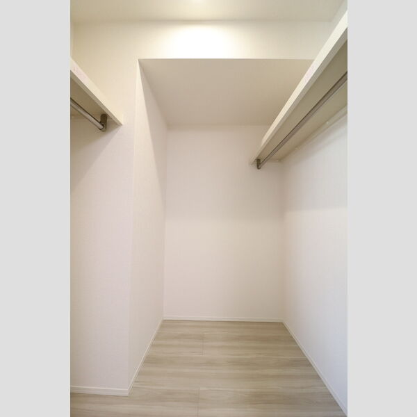 D-comodo深大寺北町101号室 ウォークインクローゼット