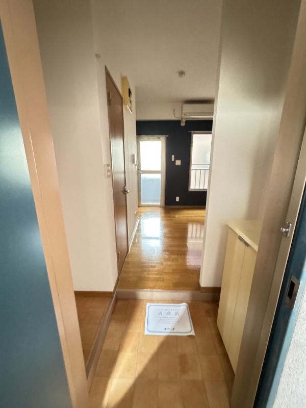 ロアジール浦安(E-052)3階 玄関