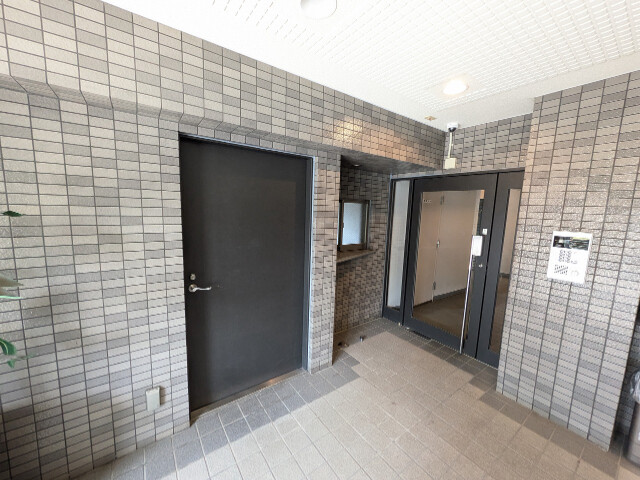 プラティーク馬事公苑(E-180)3階 エントランス