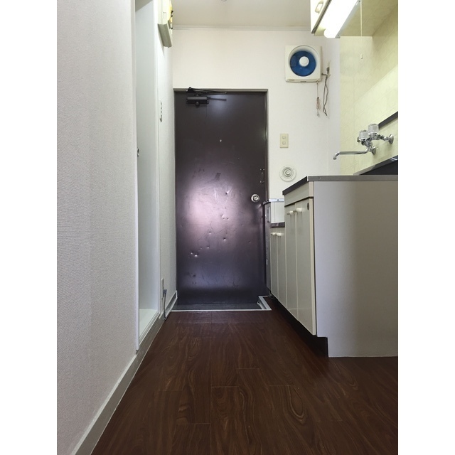 エテルネル碑衾0202号室 玄関