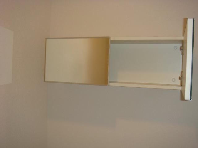 オークロシェ ＷＣ収納