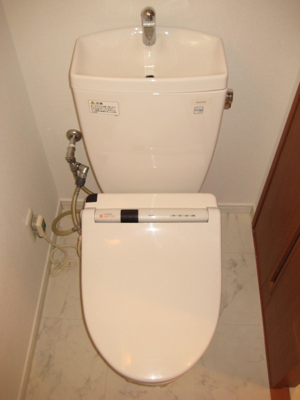 リリエンベルグ目白壱番館2階 トイレ