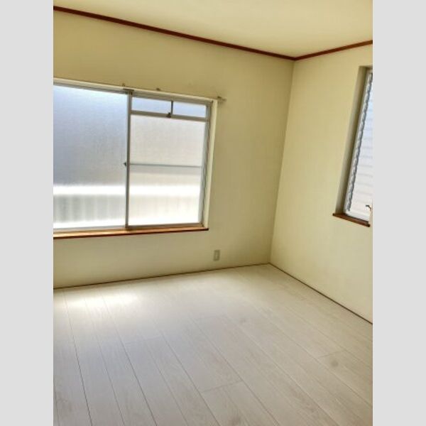 エステートピア201号室 退去前につき、前回募集時のお写真です。