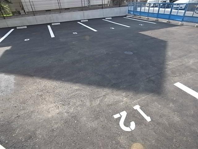 ＭＭＣレジデンス 駐車場