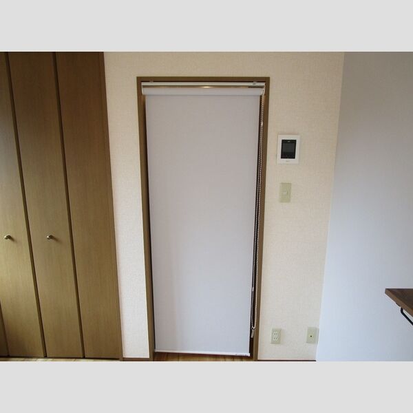 プレアディス2000108号室 ロールスクリーンカーテン