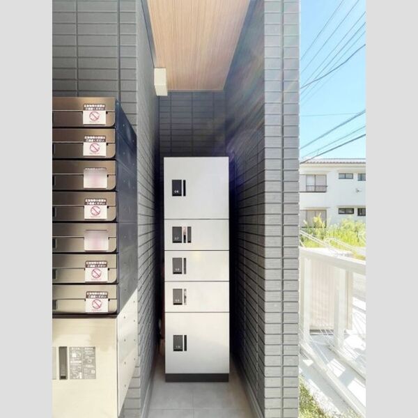 グラナーデ西瑞江 宅配ボックス