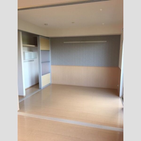 ロイヤルコート　B208号室 洋室