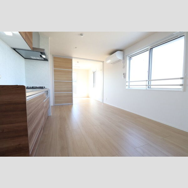 アベニール大倉山203号室 LDK10.6帖